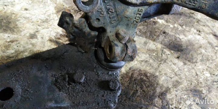 Кулак поворотный со ступицей Opel Corsa D Z12XEP