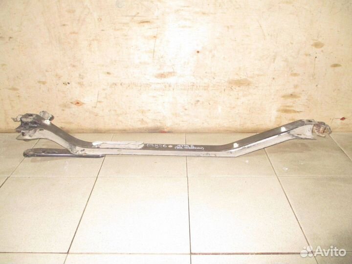 Рычаг задний поперечный VW Jetta 6 (1B)