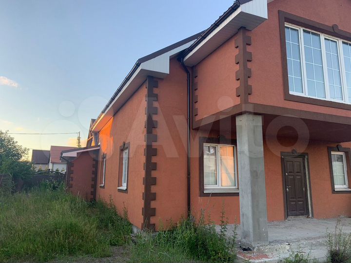 Дом 226,3 м² на участке 5,4 сот.