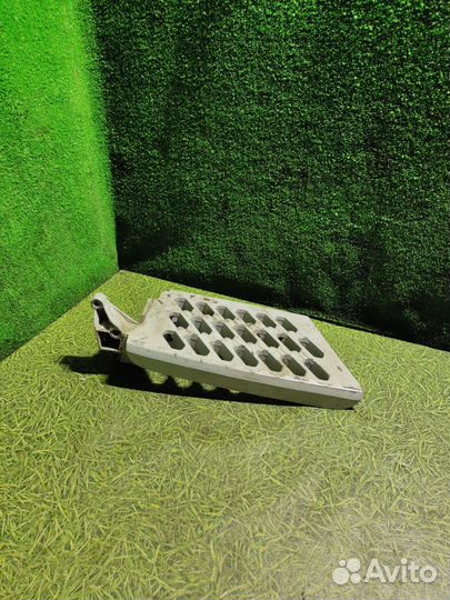 Подножка кабины левая Volvo FH 2013 82171603