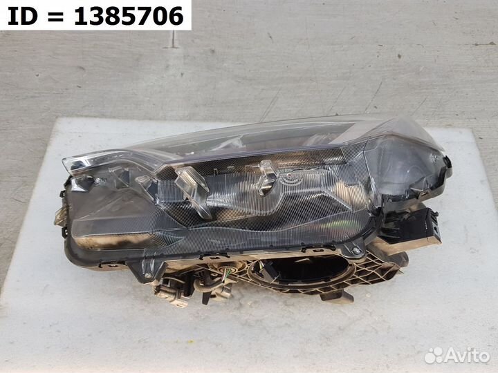 Фара левая Toyota RAV4