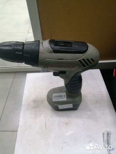 Инструмент-шуруповерт интерскол