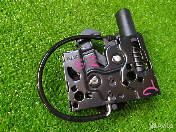 Замок капота Audi A4 B9