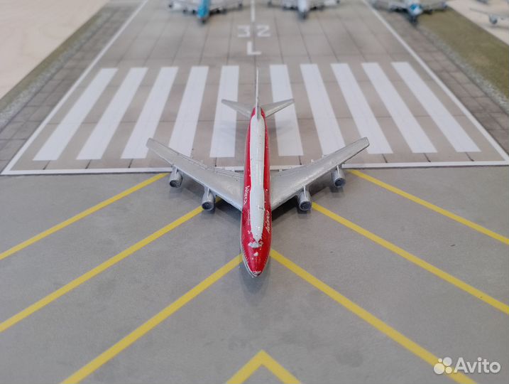 Самолёт Boeing 747 