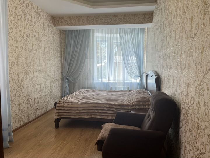 2-к. квартира, 60 м², 1/9 эт.