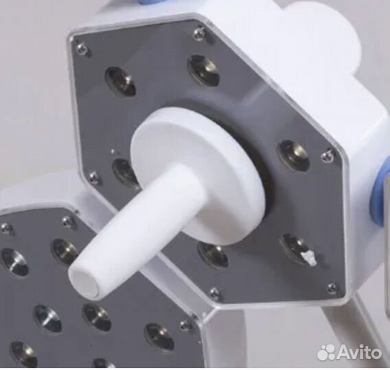 Светильник операционный