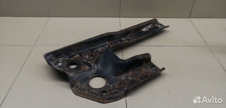 Кронштейн передней балки Santa Fe (SM) / Santa Fe