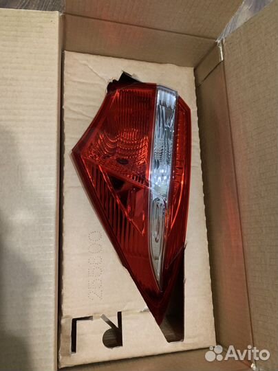Фонарь Toyota Corolla 81551-02760 оригинал