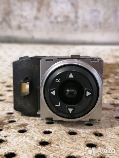 Блок управления зеркалами Hyundai Elantra V(MD)