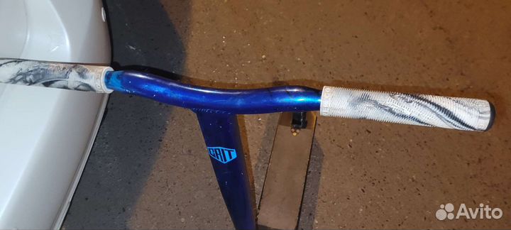 Трюковой самокат Grit