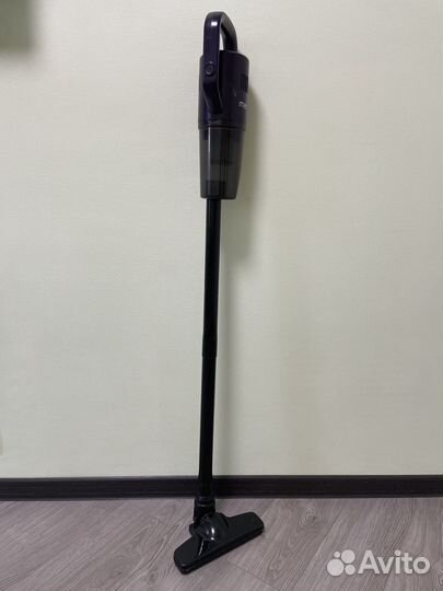 Вертикальный беспроводной пылесос marta MT-1370