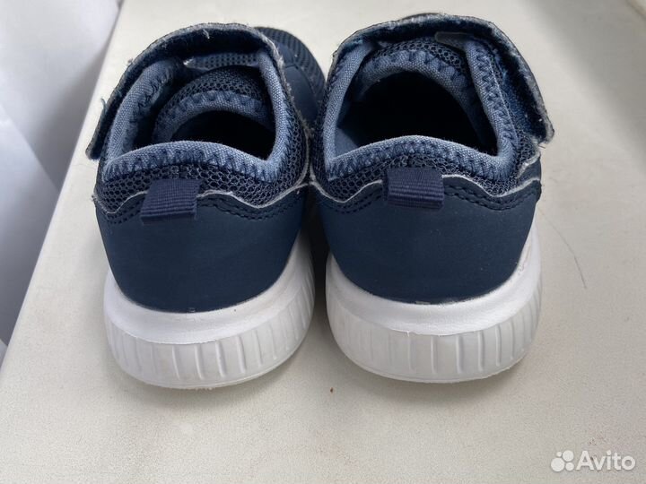 Кеды, легкие кроссовки 24р