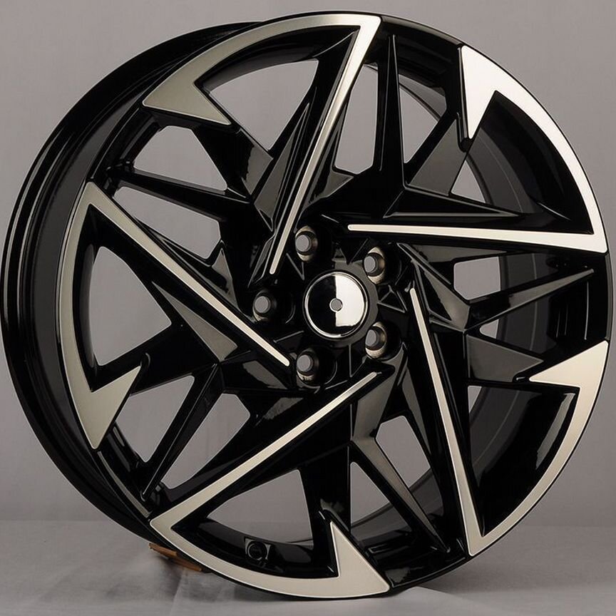 Литые диски Koko Kuture 7.5×R18 5×114.3