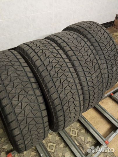 Bridgestone Blizzak DM-V2 265/70 R16 112R