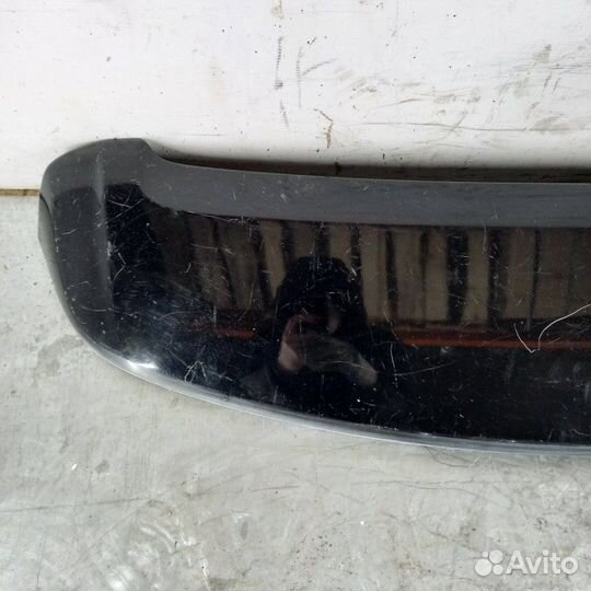 Спойлер багажника Toyota Land Cruiser 200