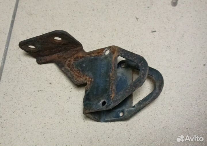 Кронштейн выключателя массы scania