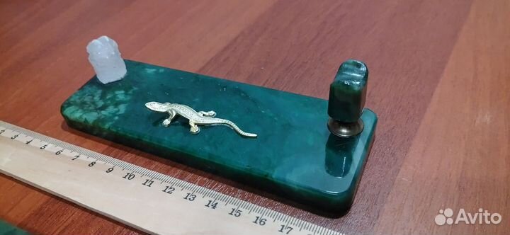 Каменный нож (нефрит)