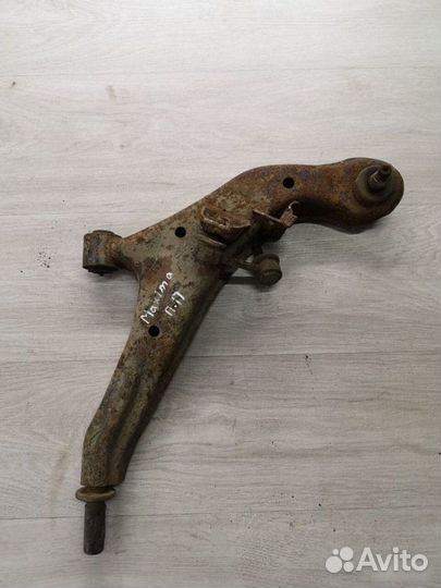 Рычаг передний правый Nissan Maxima A33