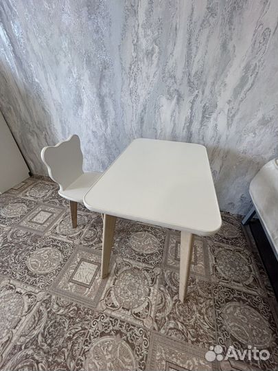 Детский столик и стульчик