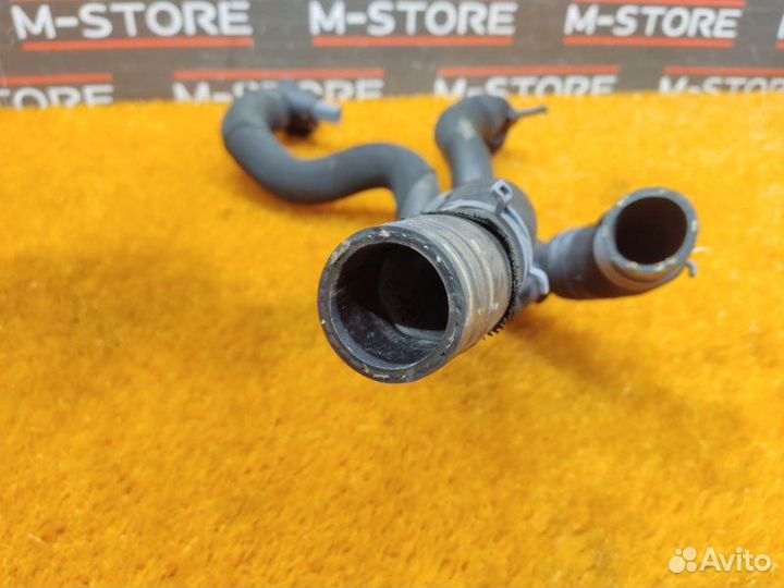 Патрубок системы охлаждения Volkswagen Passat B7