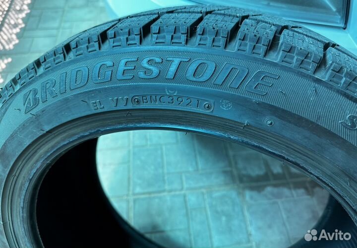Bridgestone Blizzak VRX 235/45 R18