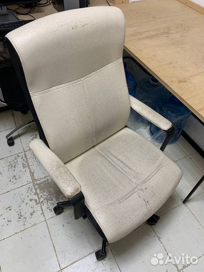 Ортопедическое офисное кресло белое