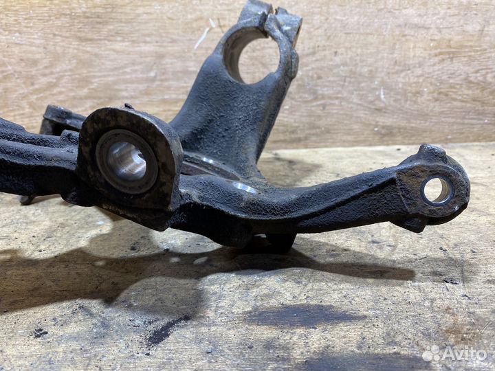 Поворотный кулак правый Volkswagen Caddy 3 X139