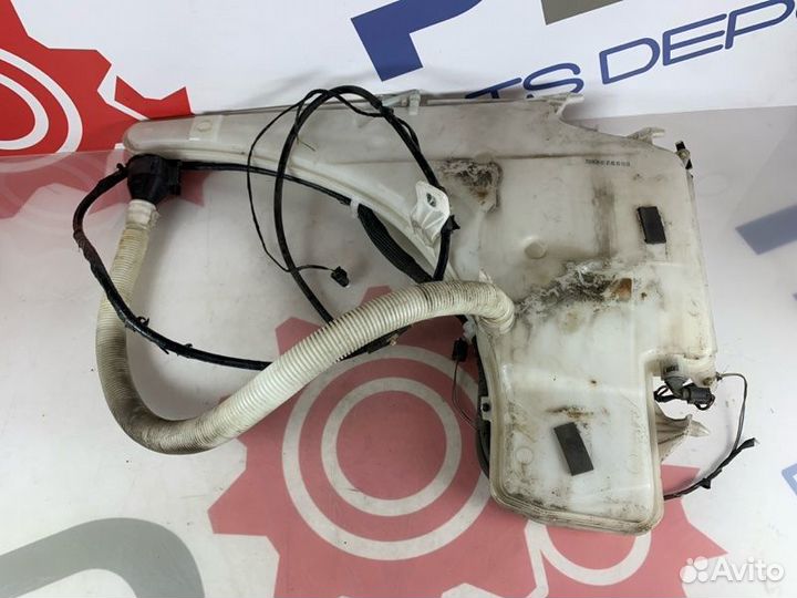 Бачок омывателя Bmw 1 Series 2010