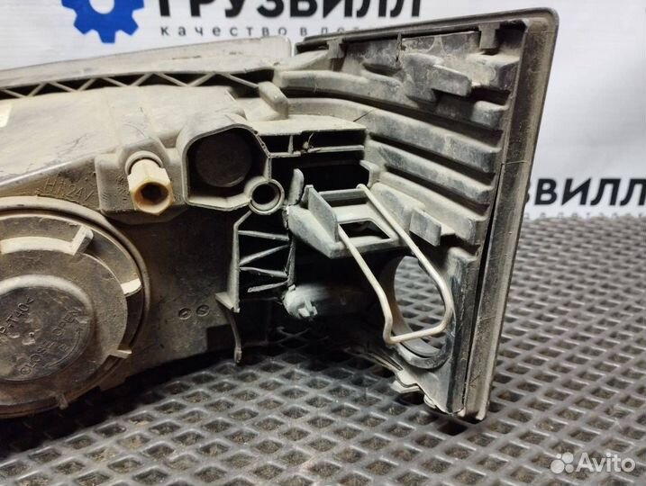 Фара противотуманная правая Volvo FH4 22332592