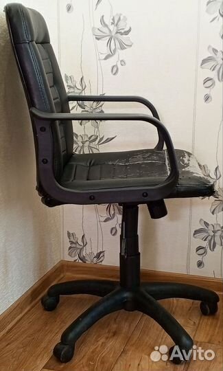 Компьютерное кресло