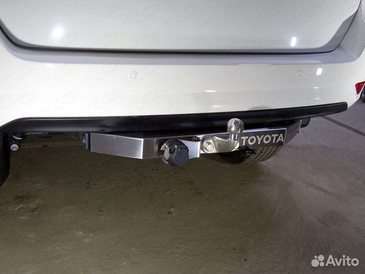 Фаркоп Toyota Fortuner шар F