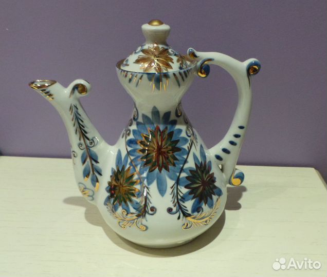 Чайник фарфоровый