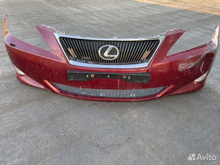 Передний бампер Lexus is 250