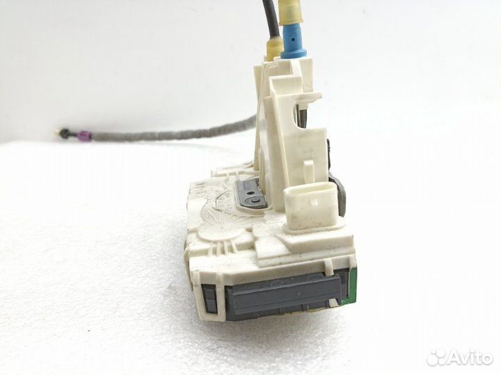 Замок двери задний левый Mercedes-Benz E-Class