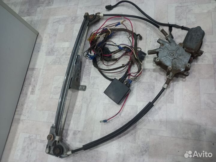 Передние электроподьёмники