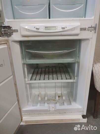 Холодильник бу Opera