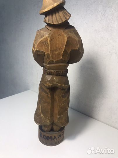 Статуэтка из дерева