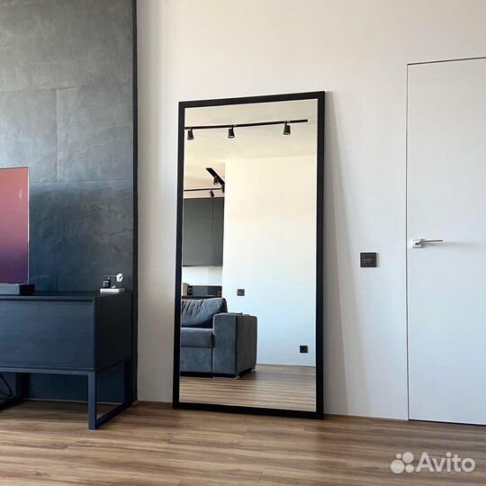 Зеркало напольное в металлической раме