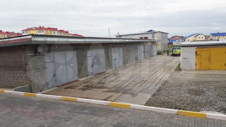 Гараж, > 30 м²