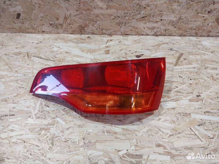 Фонарь правый Audi Q7 4L 4L0945094