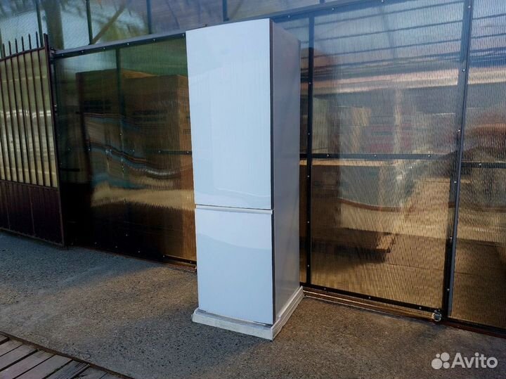 Холодильник Haier C2F637cgwg (белое стекло)