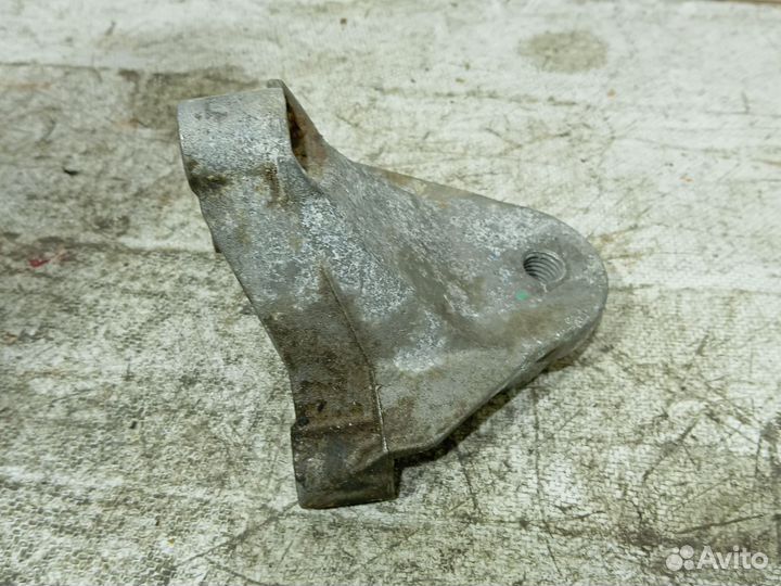 Кронштейн двигателя Renault Scenic 2