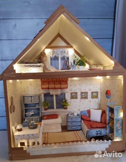 Домик кукольный