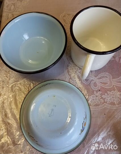 Эмалированные миска и кружка