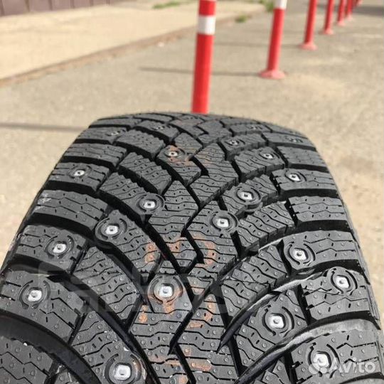 Pirelli Ice Zero 2 245/40 R20 99T