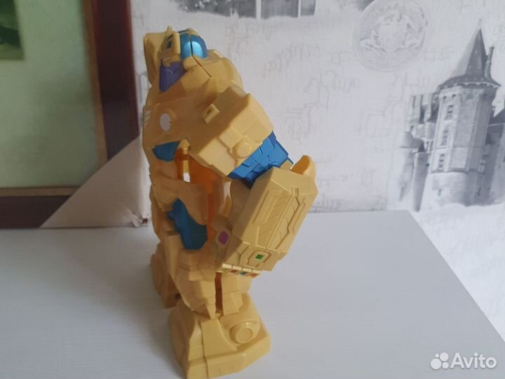 Робот таноса