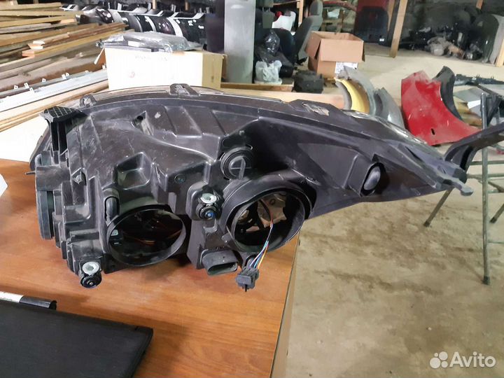 Фара правая Ford tourneo custom ксенон