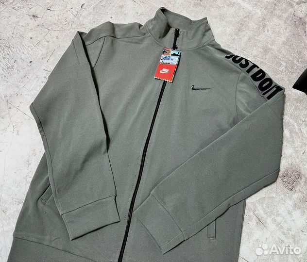 Спортивные костюмы Nike