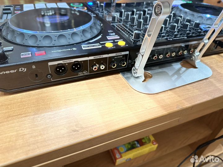DJ контролер, Pioneer DDJ-1000