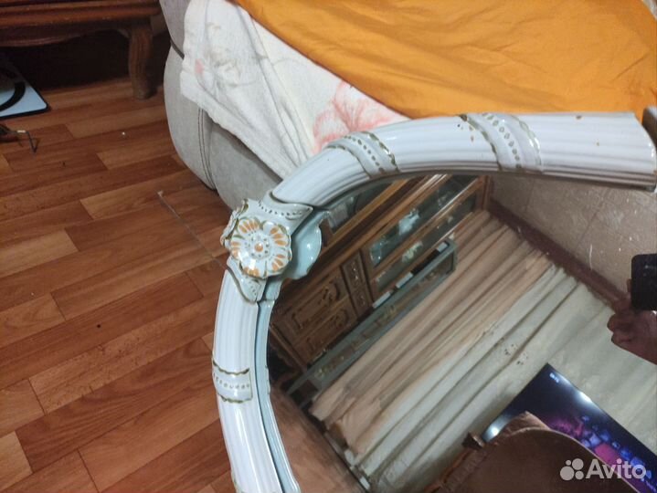 Зеркало настенное в прихожую бу